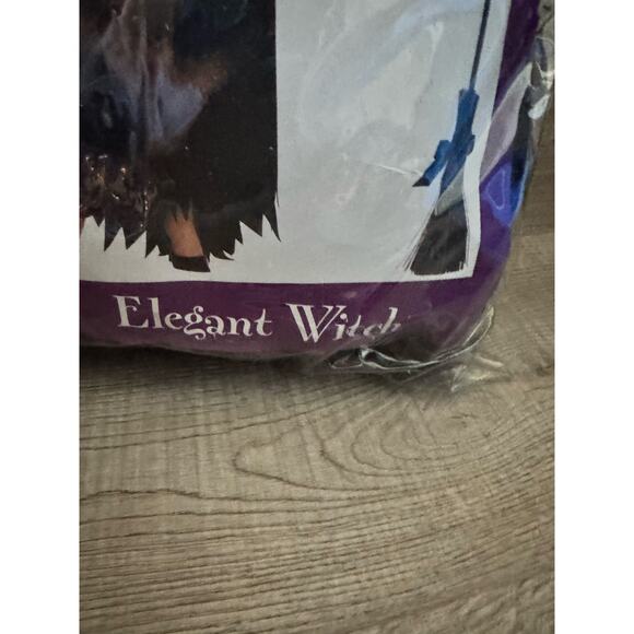 Elegant Witch Plus Size Costume. - Picture 4 of 4